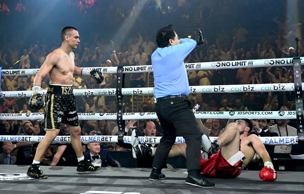 Ten-Coumnt nach 77 Sekunden. WBO-Interims-Champ im Super-Welter, Tim Tszyu (l.) besiegt Carlos Ocampo aus Mexiko durch Blitz-K.o. in Runde 1. (Foto: IMAGO / AAP)