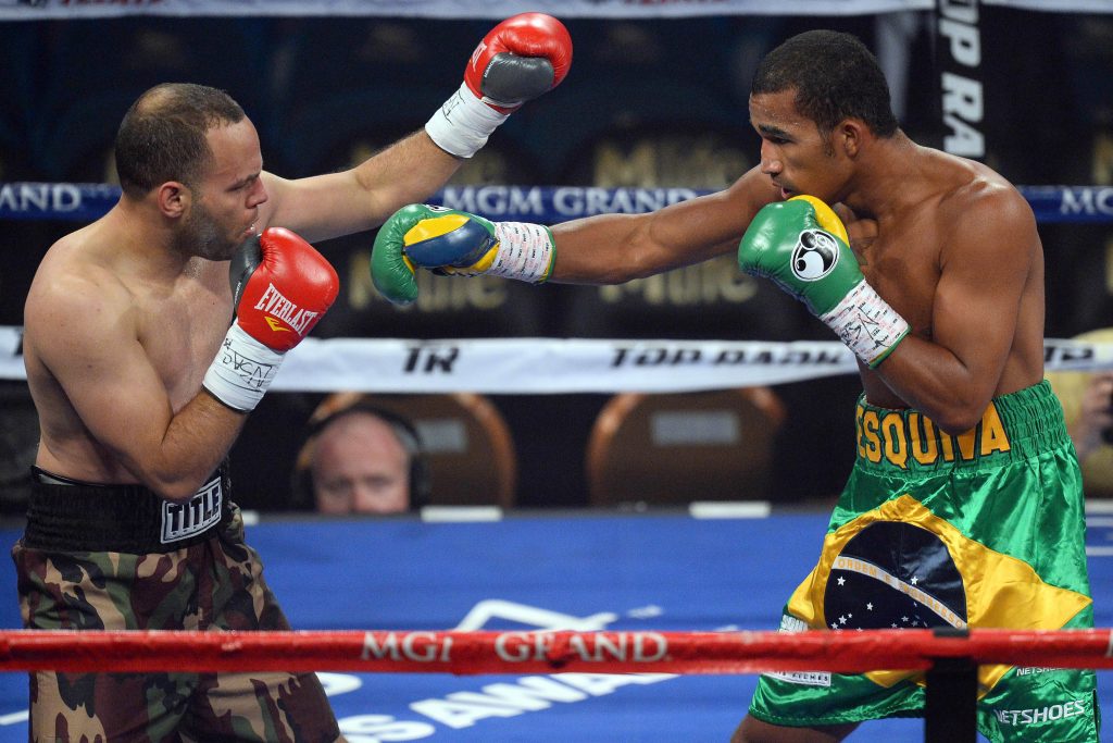 Esquiva Falcao (r.) ist "Southpaw", boxt also aus der Rechtsauslage, was Vincenzo Gualtieri vor eine besondere Herausforderung stellt. (Foto: IMAGO / USA TODAY Network)