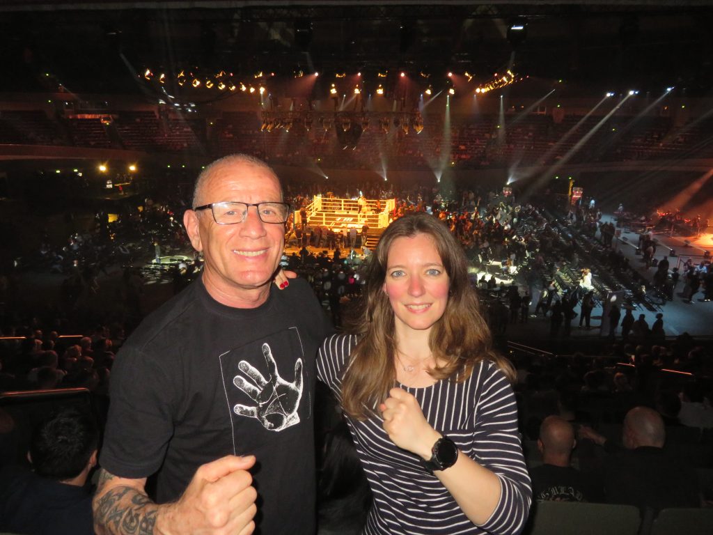 Francesco Solimeo, hier mit Fitnesstrainerin Catharina Heinrichs, ist ein Urgestein des Dortmunder Boxsport e.V. und trainiert heute die zahlreichen Senioren des Traditionsvereins. (Foto: privat)