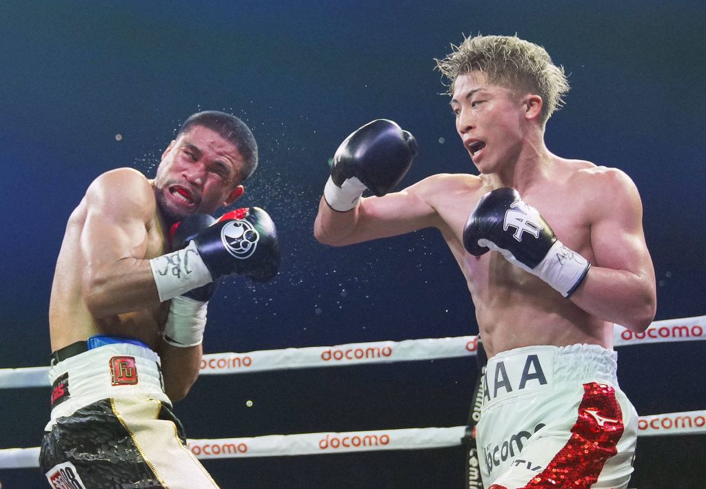 Zum Zeitpunkt des K.o. in der 10. Runde hatte sich Naoya Inoue (r.) auf den Punktzetteln bereits einen riesigen Vorsprung. (Foto: IMAGO/Zwei Kämpfe im Super-Bantam brauchte Naoya Inoue, um wieder undisputed Champion zu werden. In Tokio bezwang der Japaner den Philippiner Marlon Tapales durch K.o. in der 10. Runde. (Foto: IMAGO/Kyodo News)