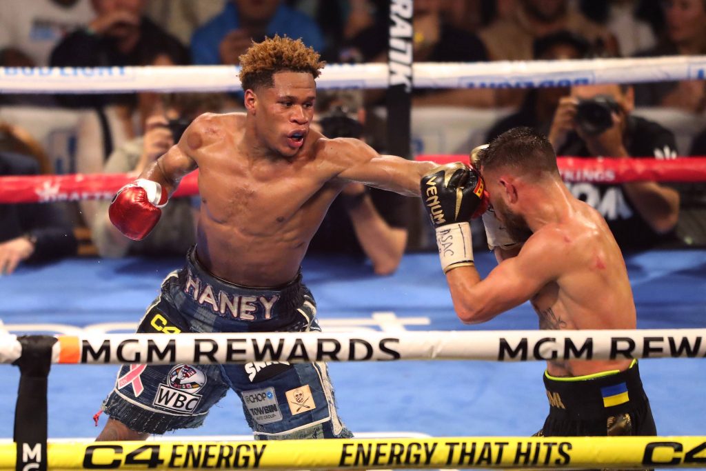 Devin Haney (l.) ist der Jüngste im BOXSPORT-Ranking der besten Boxer der Welt. Am 20. Mai 2023 schlägt Vasyl Lomachenko in ihrem 12-Runden-Hauptkampf um den unbestrittenen Leichtgewichtstitel. (Foto: IMAGO/Icon Sportswire)