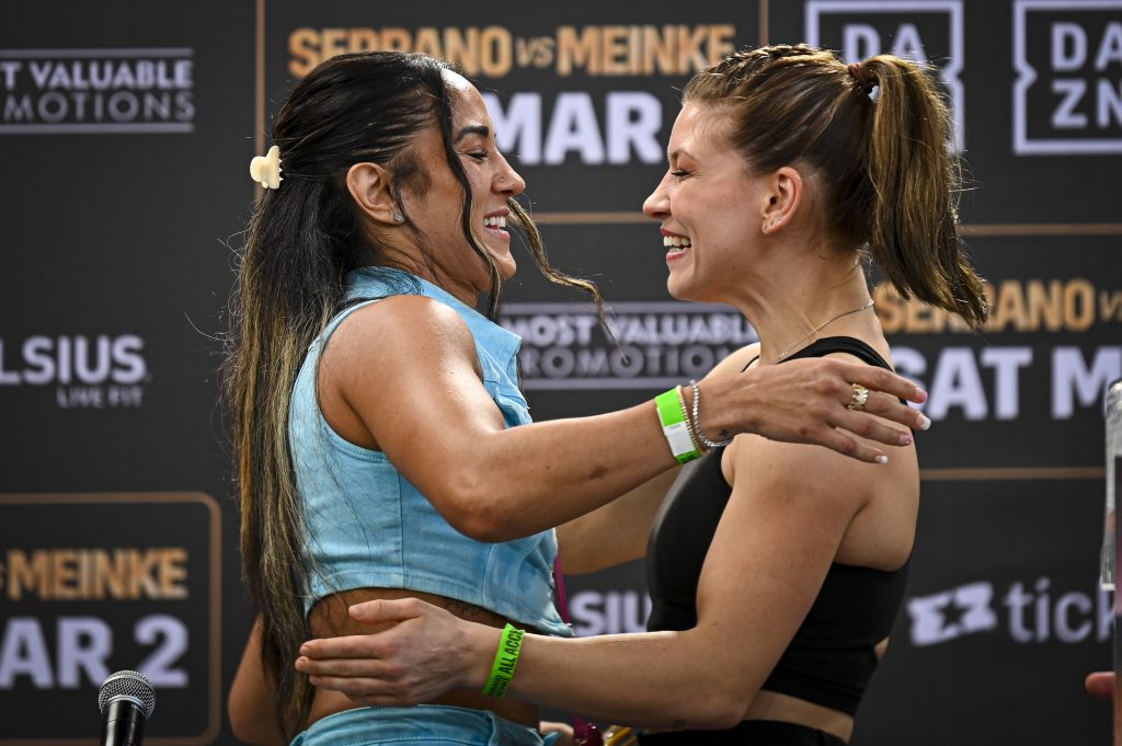 Der Kampf um die Undisputed-Krone im Federgeweicht zwischen Amanda Serrano (l.) und der Berlinerin Nina Meinke (r.) musste kurzfristig wegen einer Verletzung der Weltmeisterin abgesagt werden. (Foto: IMAGO / NurPhoto)