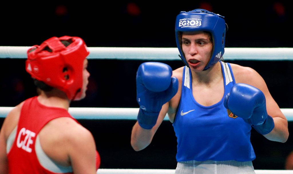 Irina Schönberger (r.) ist nach ihrem Sieg gegen Elizabeth Andiego nur noch einen Sieg von der Olympiaqualifikation entfernt. (Foto: IMAGO / Aleksandar Djorovic)