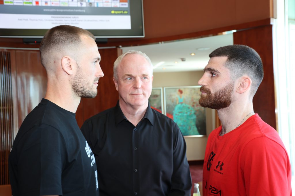 Harry Scarff (l.) und Karen Chukhadzhian (r.) kämpfen am Freitagabend in Hamburg um die Chance, den IBF-Weltmeister im Weltergewicht herauszufordern. (Foto: Torsten Helmke / P2M)