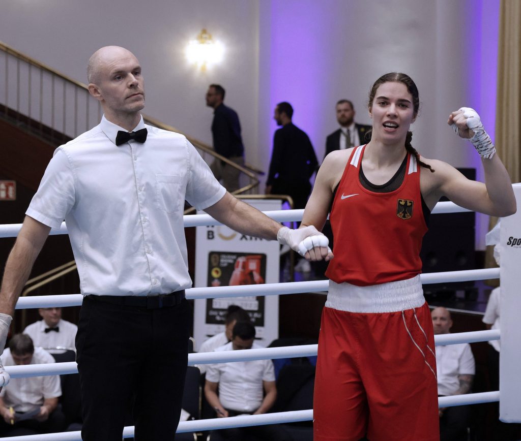 Stefanie von Berge, hier beim Cologne Boxing Cup im Oktober 2023, hat keine Chance mehr, sich für die Olympischen Spiele 2024 zu qualifizieren. (Foto: IMAGO / Norbert Schmidt)