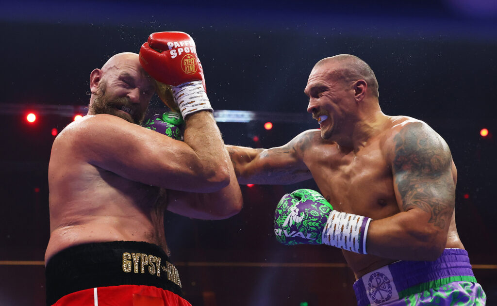 Im zweiten Aufeinandertreffen bezwang Oleksandr Usyk (r.) Tyson Fury einstimmig mit 116-112 nach Punkten. (Foto: Getty Images)