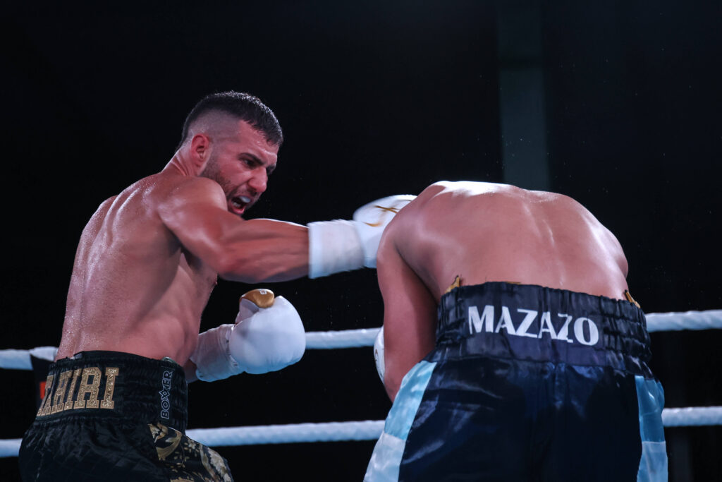 Bujar Tahiri (l.) bei seinem AGON-Debüt am 14. September gegen Nicolas David Veron aus Argentinien. (Foto: IMAGO / Thorsten Helmke)