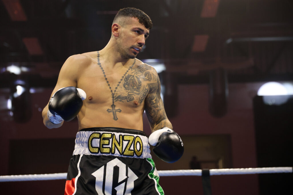 Vincenzo Gualtieri (r.) krönte sich im Juli 2023 zum IBF-Champ im Mittel, verlor den Gürtel aber drei Monate später wieder an WBO-Weltmeister Janibek Alimkhanuly. (Foto: imago-images / Torsten Helmke)